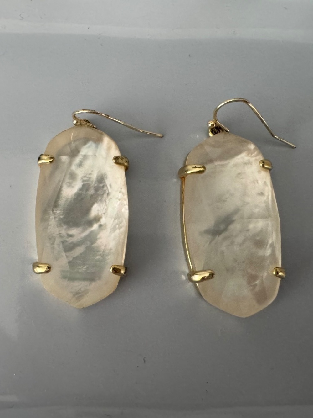 Kendra Scott Mother of Pearl Esme Earrings white oval gold tone metal Preowned